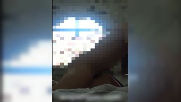 精品推荐-某大学超性感漂亮美女花了500元微信红包才答应酒店和网友开房啪啪,小逼又嫩又紧,水真多!1