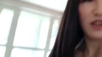 小北寻花今晚约了两个性感妹子双飞激情啪啪，穿上网袜两个