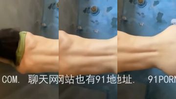 把老婆的骚样偷拍下来！肉棒调教骚人妻！