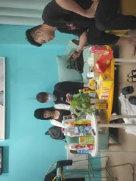 专找丶阿姨玩两小伙约两个熟女4P激战，双女一起摸屌调情，转战到床上骑乘抽插，扶屁股一起后入猛操