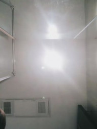 我会喷水红唇细腰不大不小奶子马尾妹，露奶装近距离特写掰穴，毛毛挺多洞洞很小，翘起屁股假屌抽插手指扣弄出水