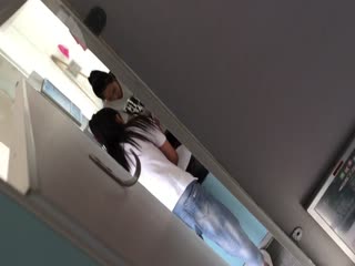 国产公厕定点拍摄系列51 轻熟少妇一双大白腿 茂密的黑森林很是诱人